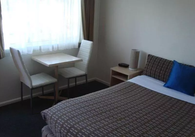 Beachcomber Motel & Apartments