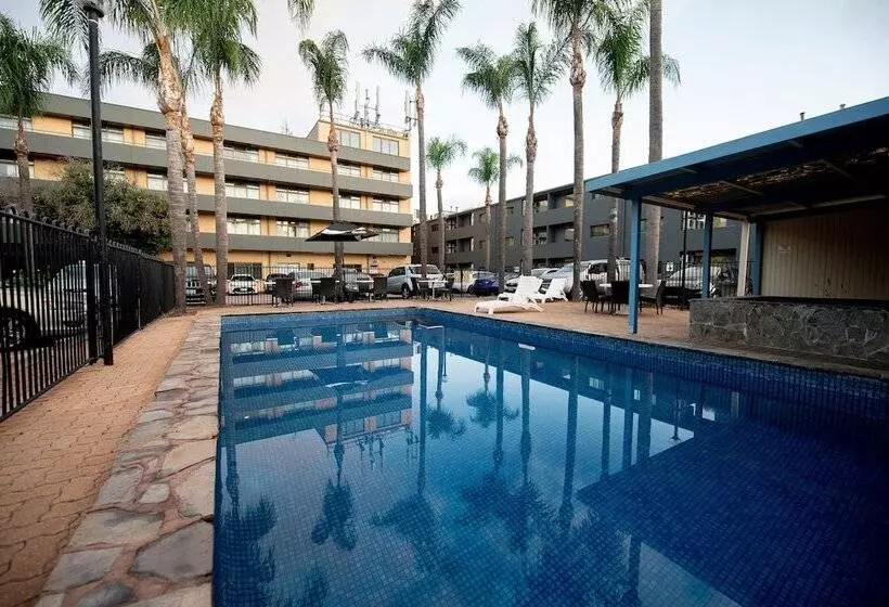 Comfort Hotel Adelaide Meridien