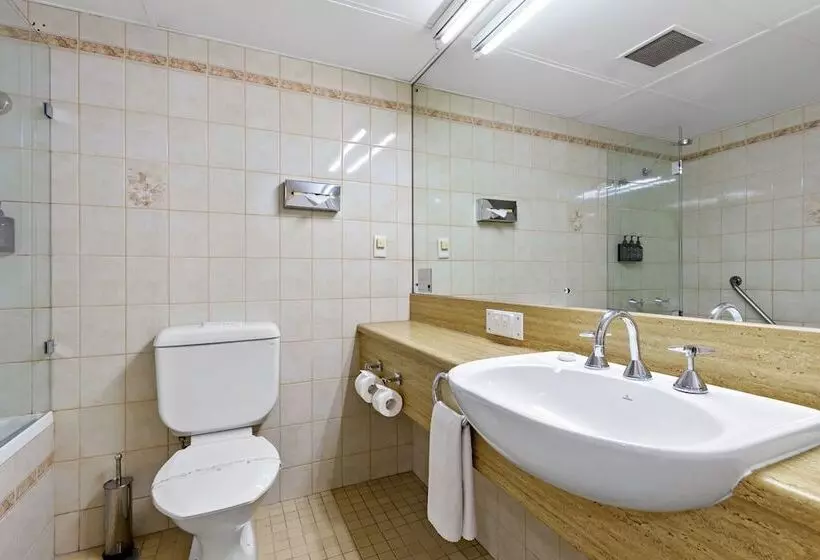 Comfort Hotel Adelaide Meridien