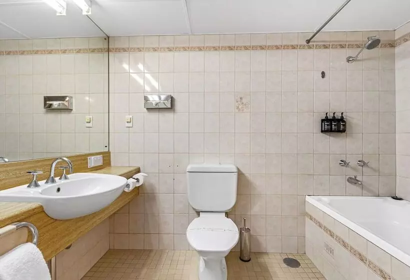 Comfort Hotel Adelaide Meridien