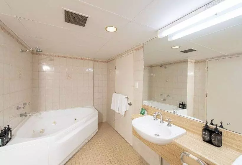 Comfort Hotel Adelaide Meridien