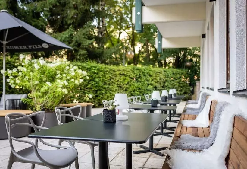 ホテル Alpenland St Johann