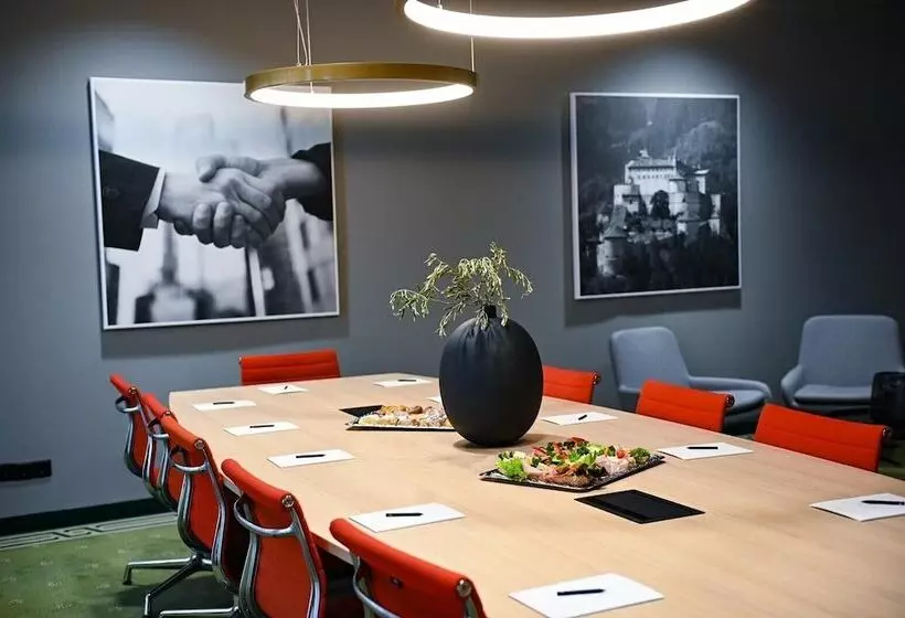 ホテル Alpenland St Johann