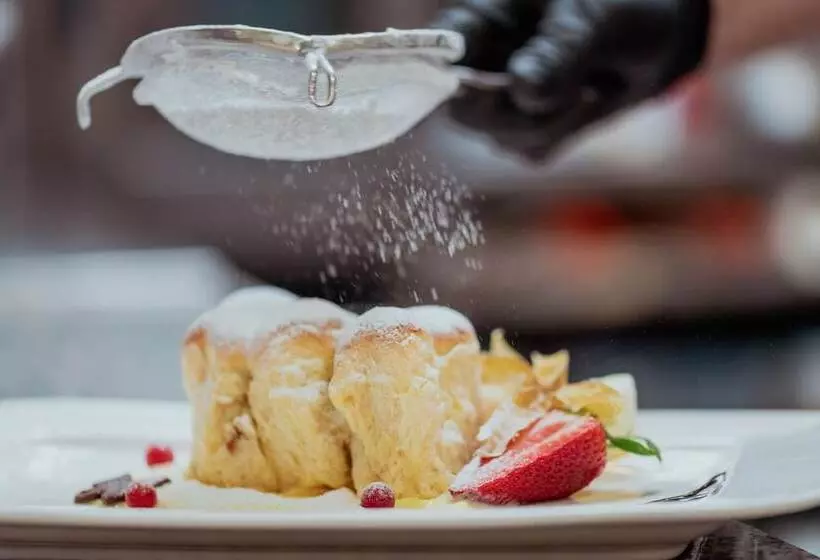 ホテル Alpenland St Johann