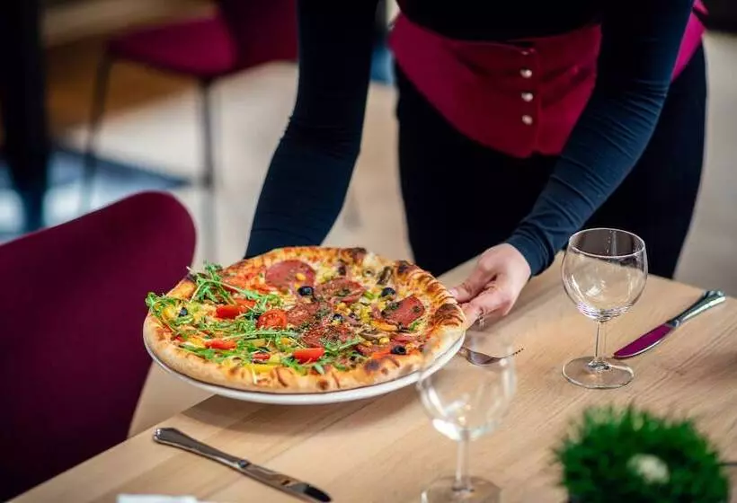 ホテル Alpenland St Johann