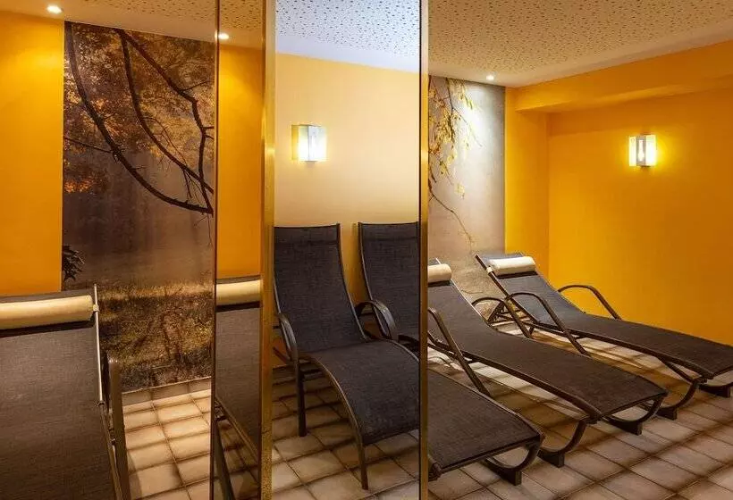 ホテル Alpenland St Johann