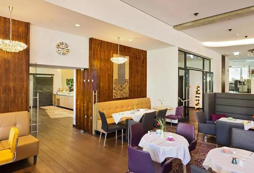 Отель At The Park