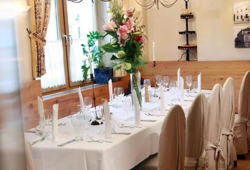 Отель Babenbergerhof