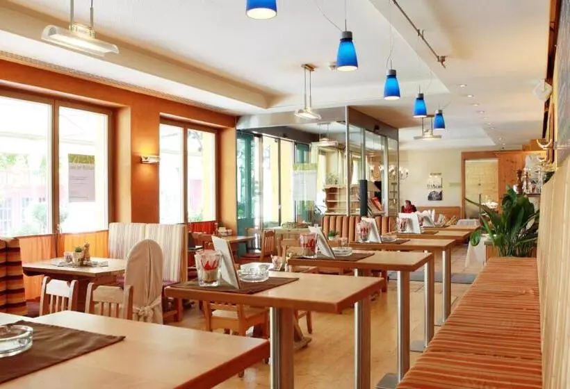 Отель Babenbergerhof