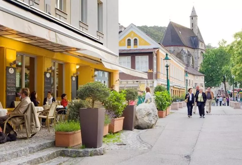 Отель Babenbergerhof