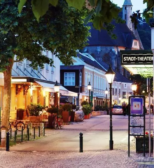 Отель Babenbergerhof