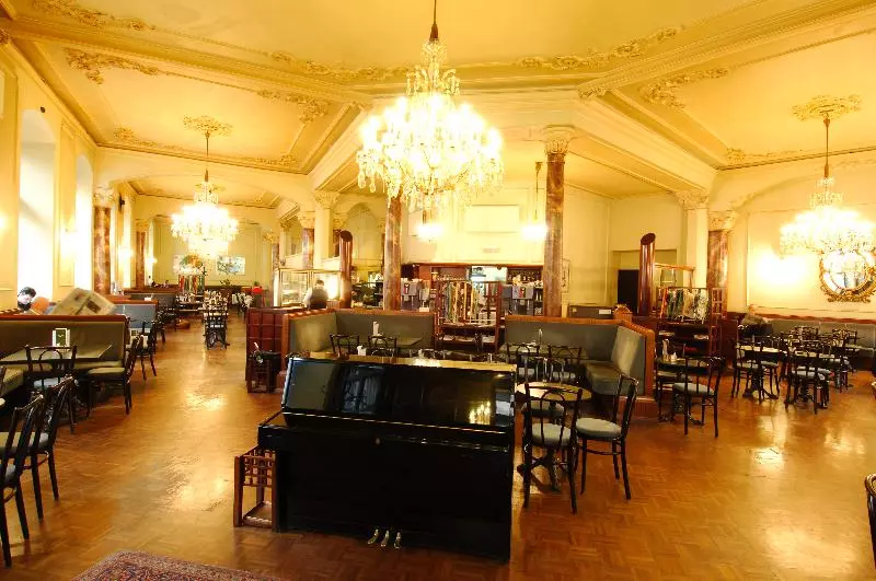 בית מלון כפרי Central