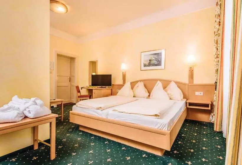 בית מלון כפרי Drei Hasen