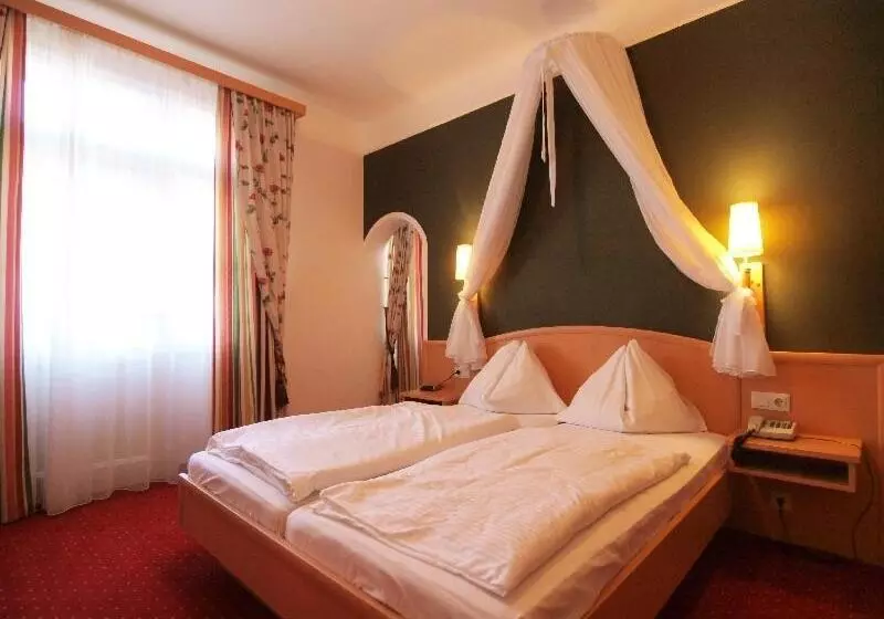 בית מלון כפרי Drei Hasen