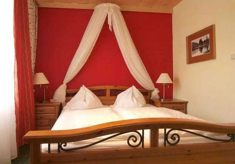 בית מלון כפרי Drei Hasen