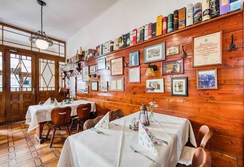 בית מלון כפרי Drei Hasen