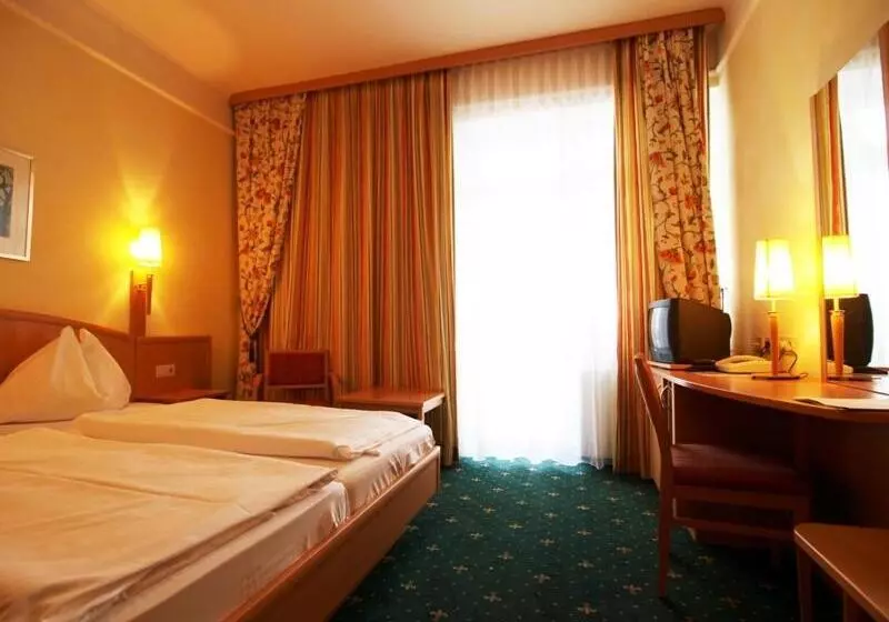 בית מלון כפרי Drei Hasen