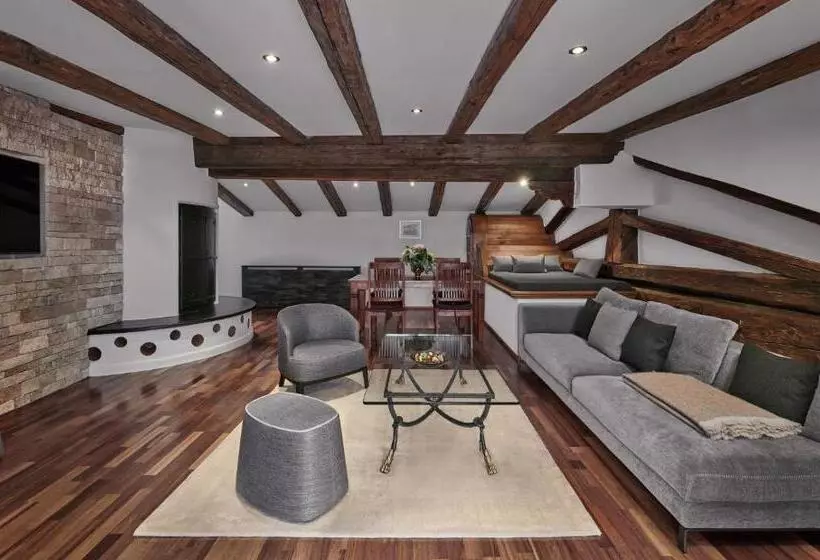 هتل Goldener Greif