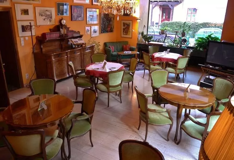 هتل Hohenstauffen