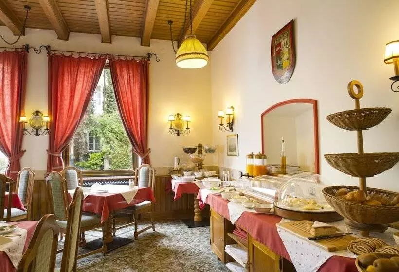 هتل Hohenstauffen