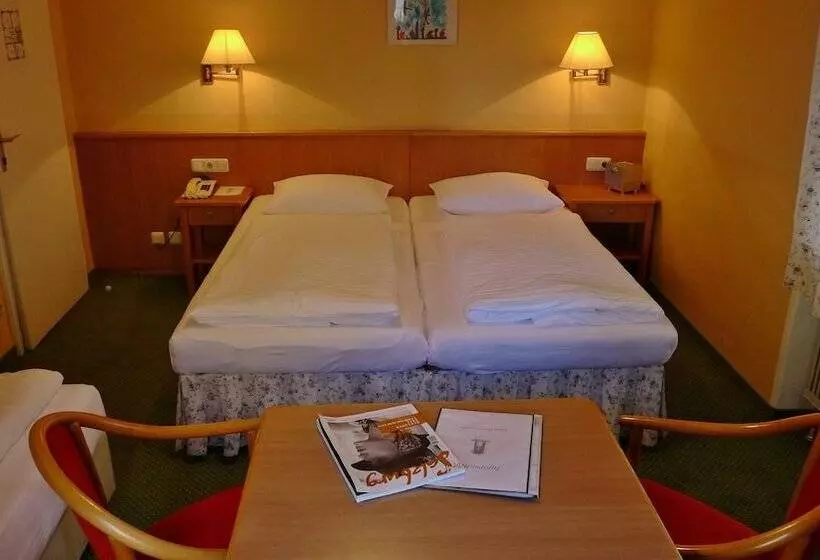 هتل Hohenstauffen