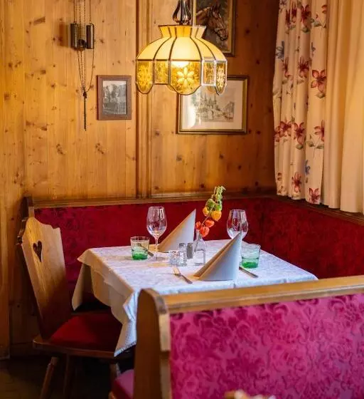 Отель Mesnerwirt