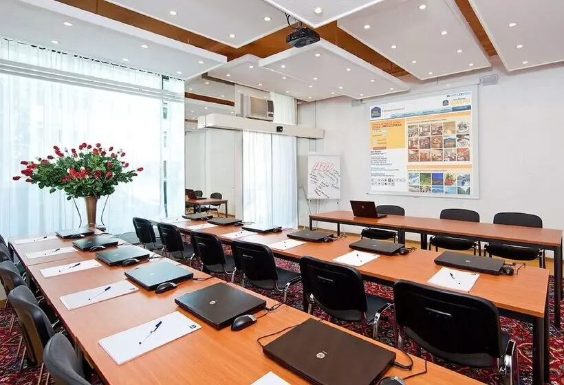 호텔 Neue Post I Self Check In