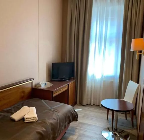 호텔 Neue Post I Self Check In