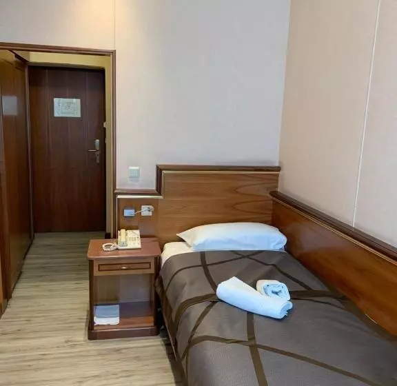 호텔 Neue Post I Self Check In