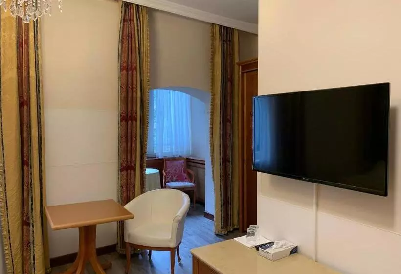 호텔 Neue Post I Self Check In