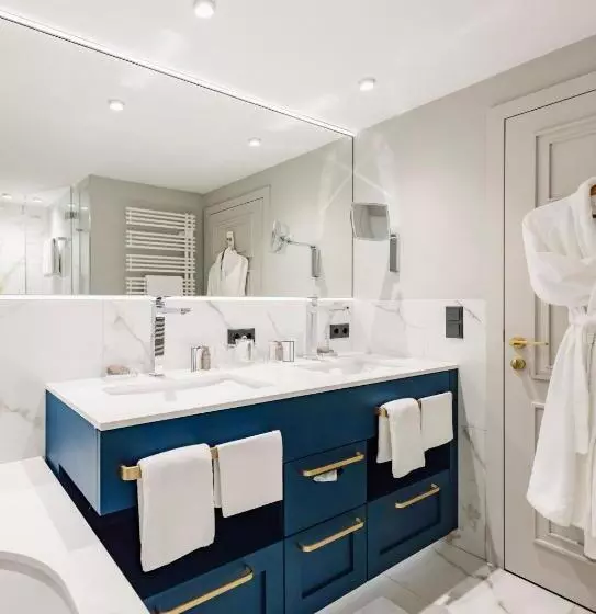 Отель Zürserhof