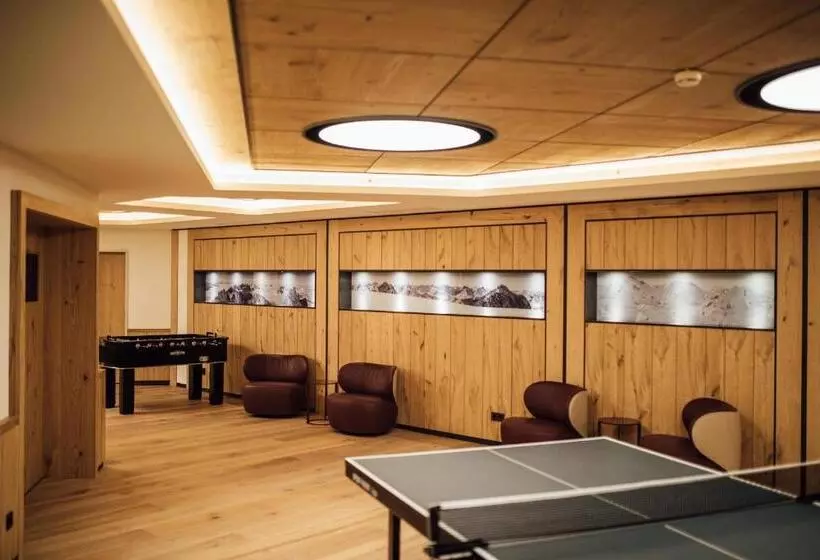 Отель Zürserhof