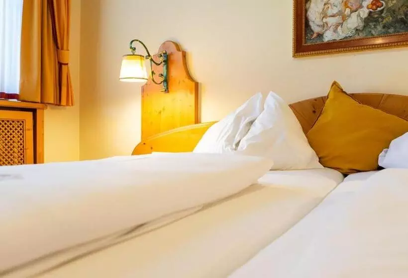 Отель Zum Schwarzen Bären