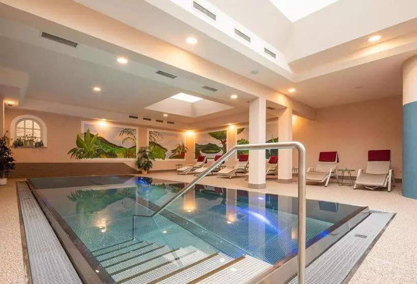 Отель Zum Schwarzen Bären