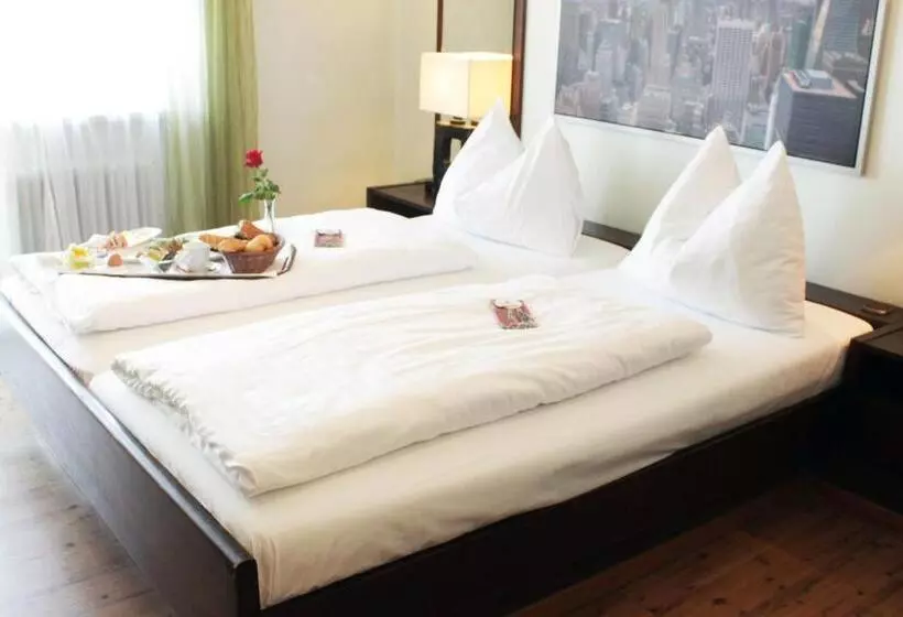 Stadthotel Restaurant Auerhahn