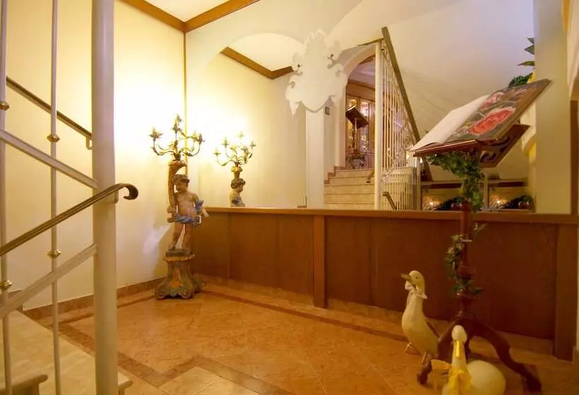 Wohlfühl & Genusshotel Felsenhof