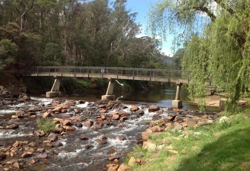 בית מלון כפרי Coach House Inn