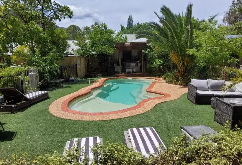 בית מלון כפרי Coach House Inn