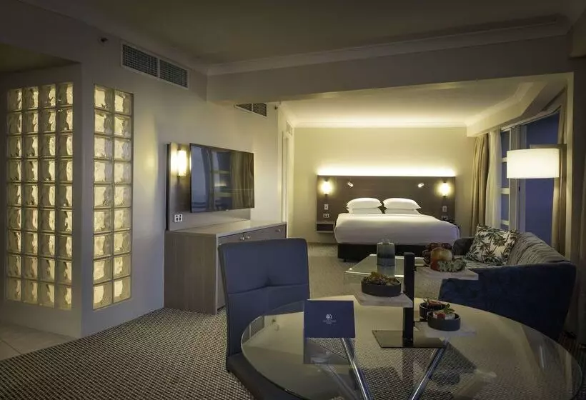 Doubletree By Hilton Hotel Cairns