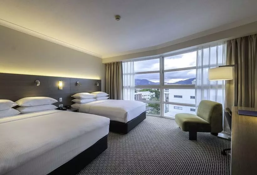 Doubletree By Hilton Hotel Cairns