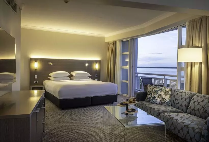 Doubletree By Hilton Hotel Cairns