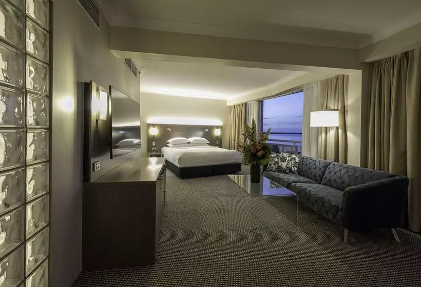 Doubletree By Hilton Hotel Cairns