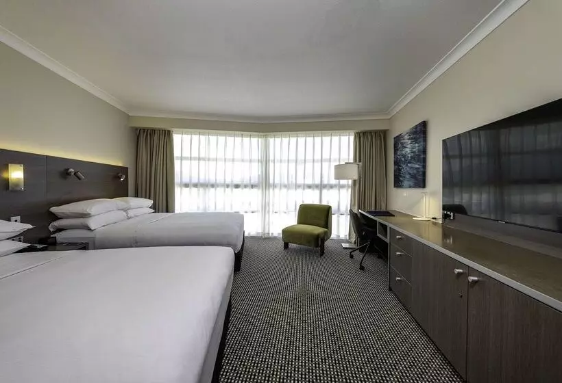 Doubletree By Hilton Hotel Cairns