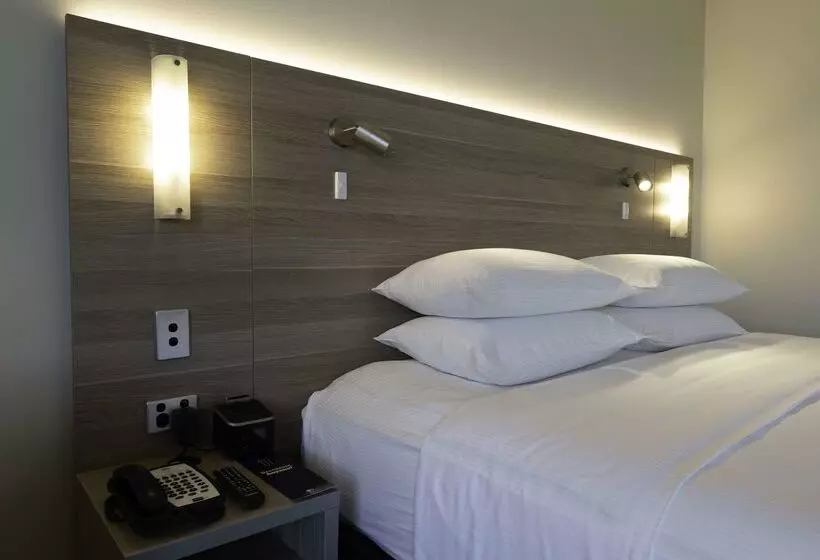 Doubletree By Hilton Hotel Cairns