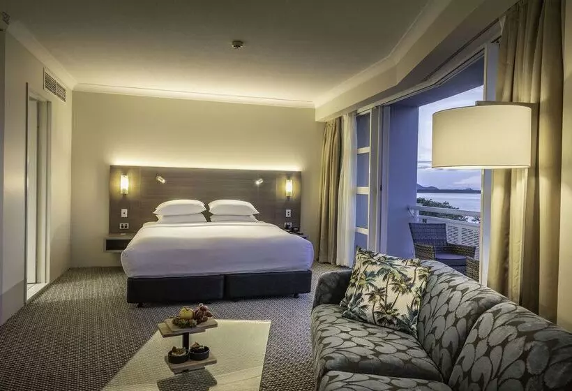 Doubletree By Hilton Hotel Cairns