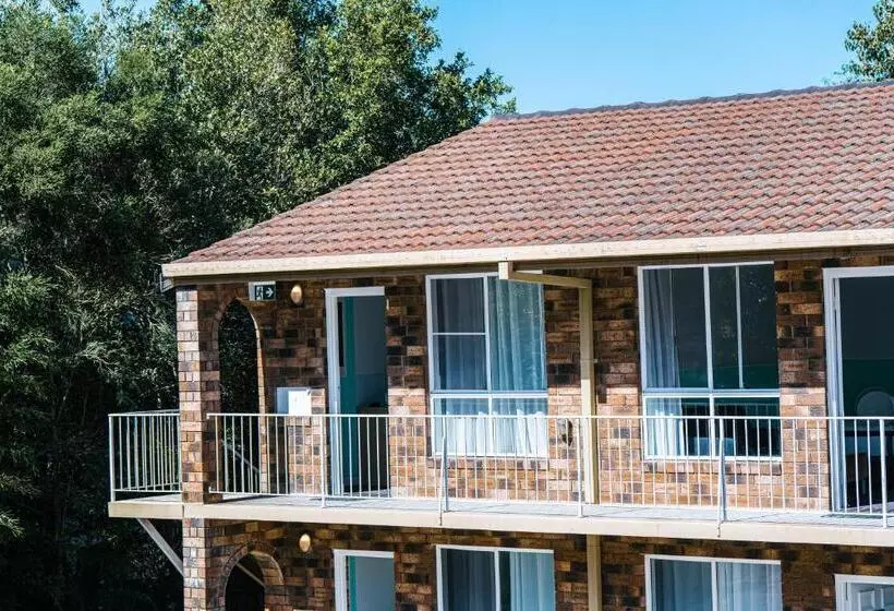 Отель Gosford Palms Motor Inn