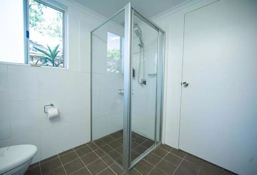 Отель Gosford Palms Motor Inn