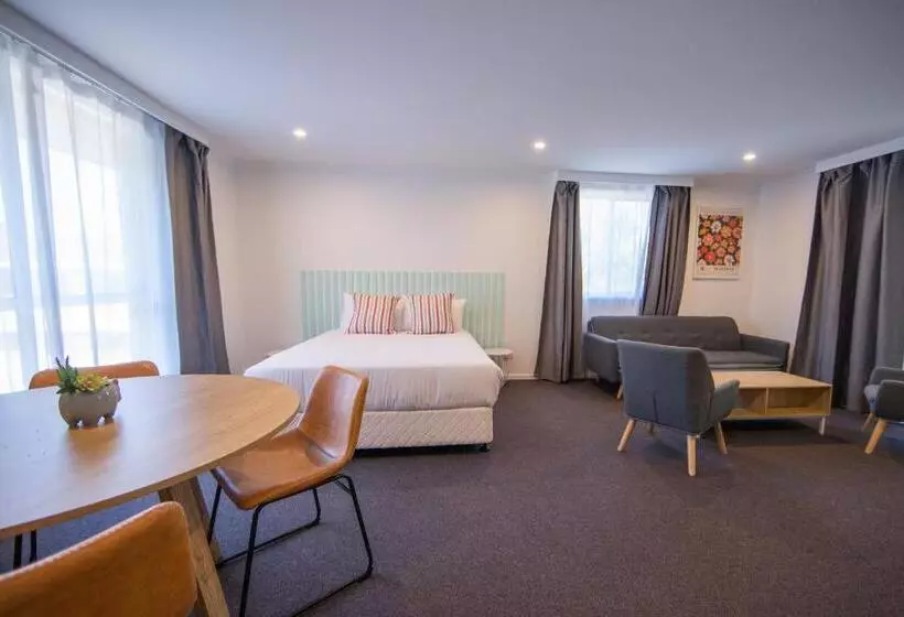 Отель Gosford Palms Motor Inn