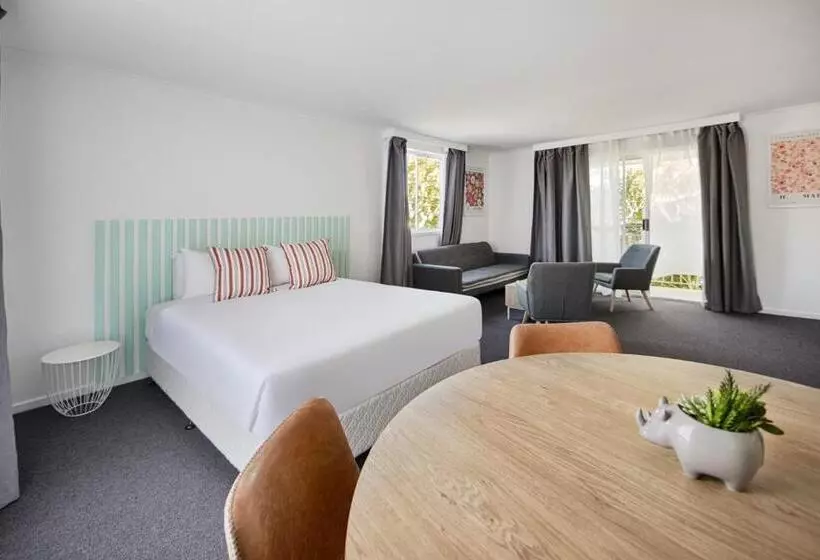 Отель Gosford Palms Motor Inn