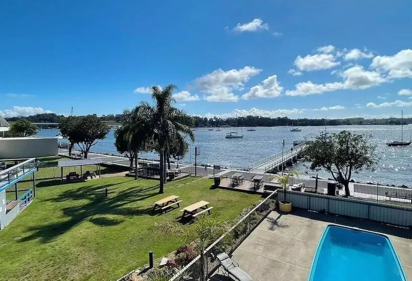 Hotel Mariners On The Waterfront